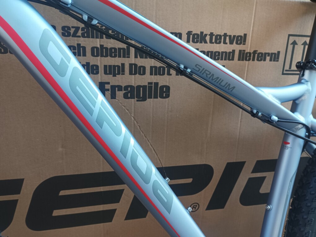 GEPIDA Sirmium 29 matt ezst kék (2)