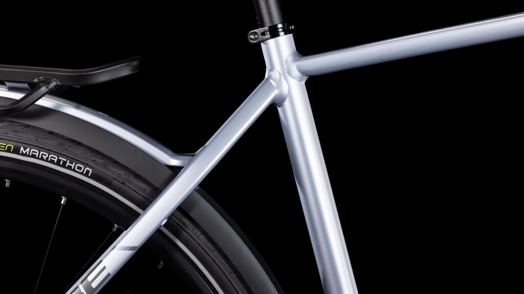 CUBE KATHMANDU Pro silverblue'n'grey férfi 2025 (3)