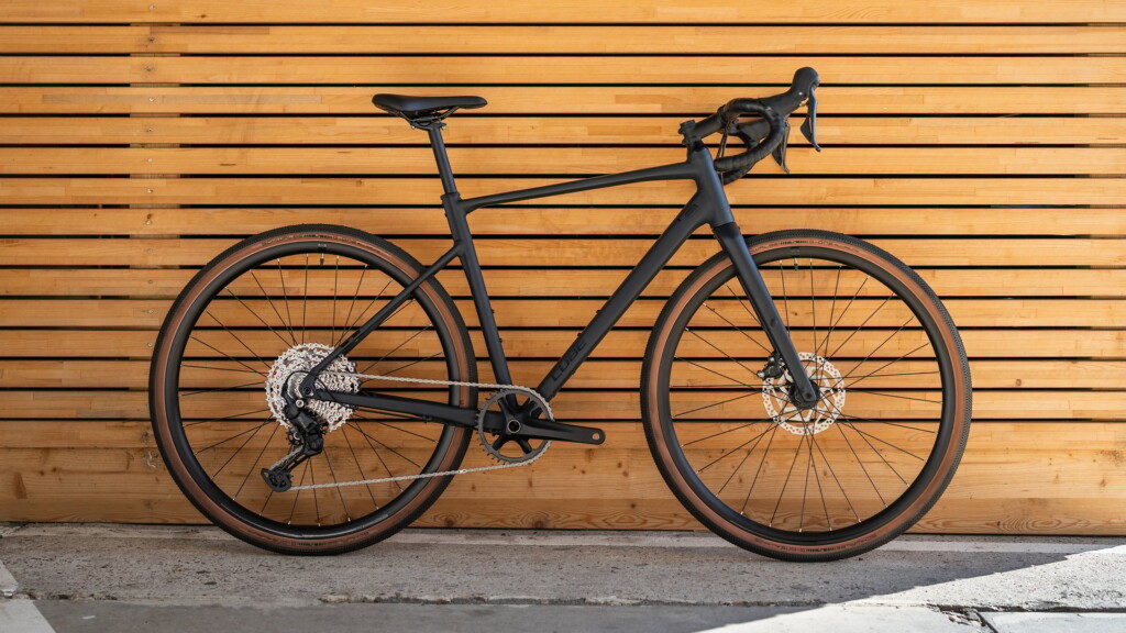 CUBE Nuroad PRO night'n'black 2025 (7)