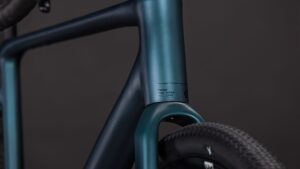 CUBE Nuroad RACE royalgreen'n'black 2026 (3)