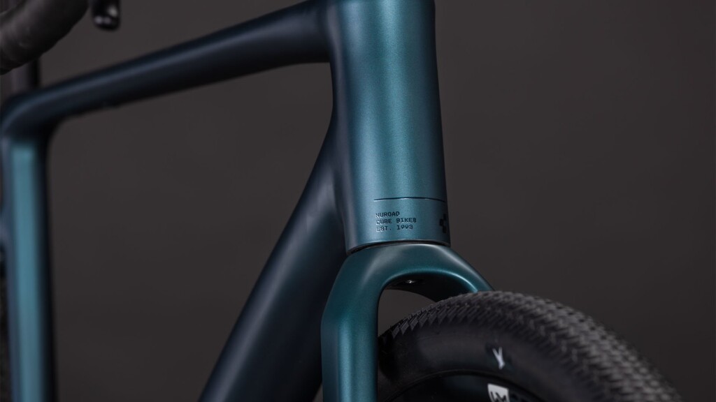CUBE Nuroad RACE royalgreen'n'black 2026 (3)