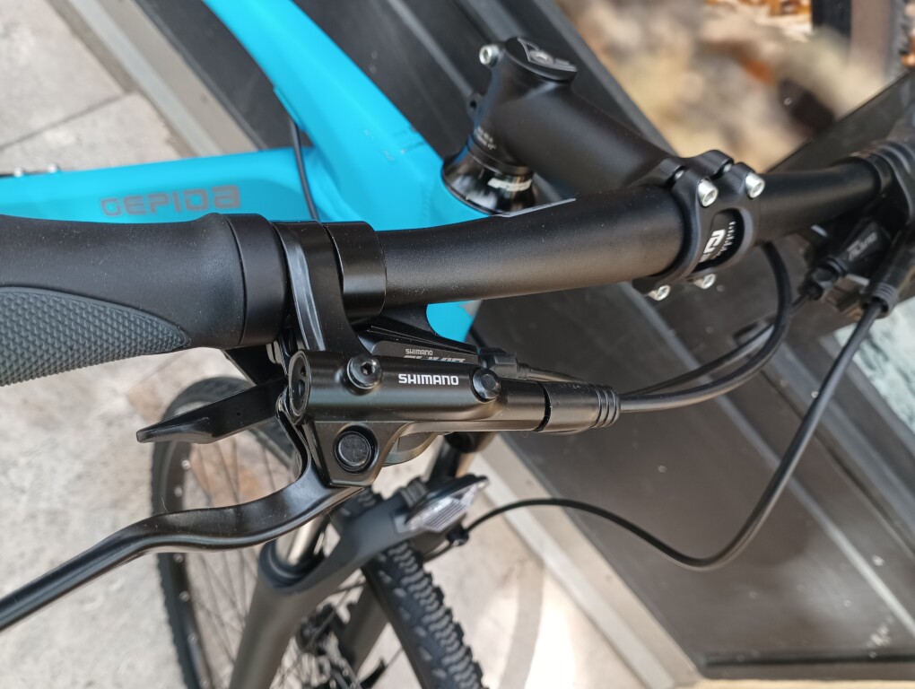 GEPIDA ALBOIN 500 CRS kék (3)