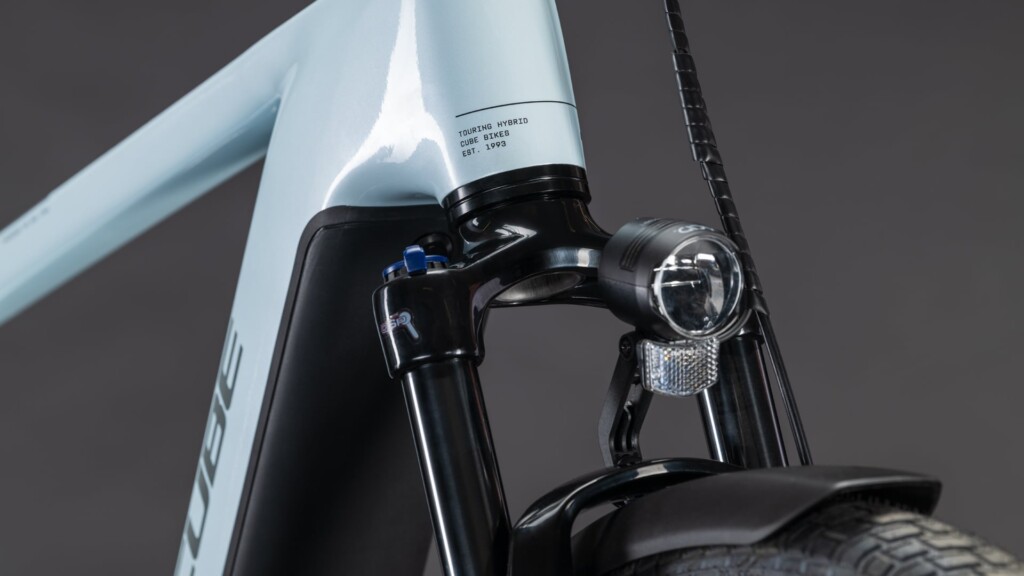 TOURING HYBRID ONE 600 glacier´n´reflex férfi (2)