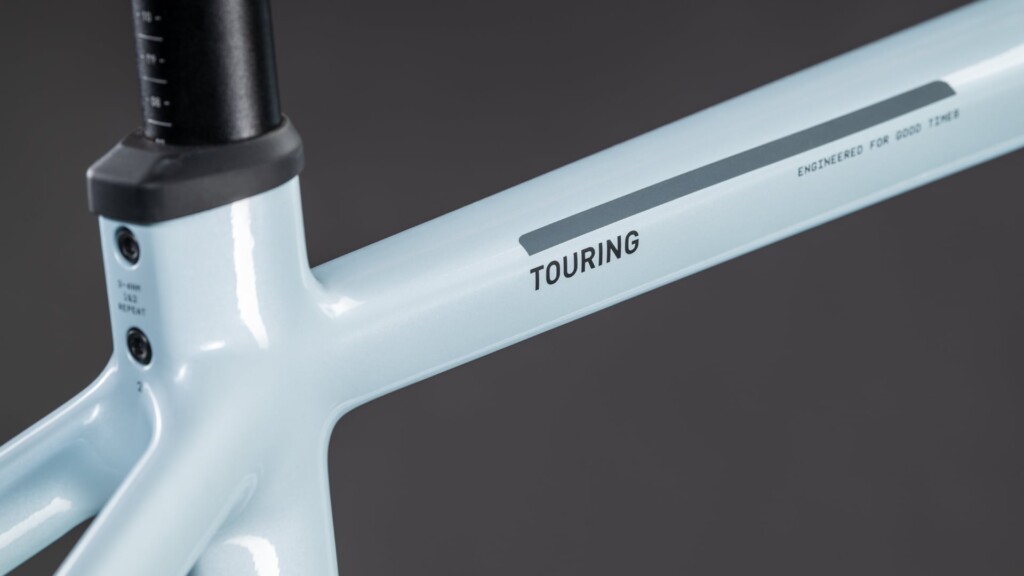 TOURING HYBRID ONE 600 glacier´n´reflex férfi (5)