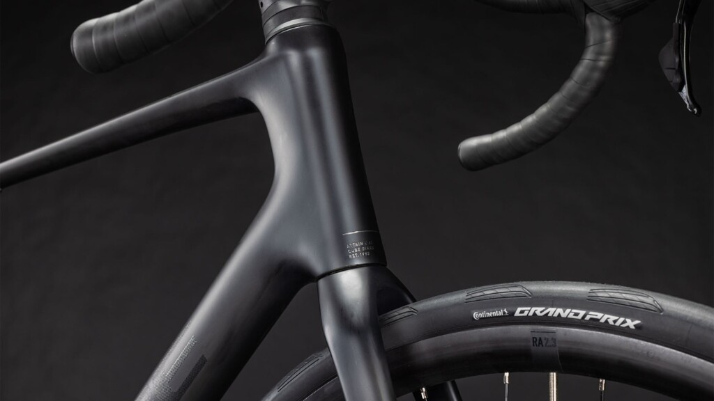 CUBE ATTAIN C62 RACE blackline 2026 (2)
