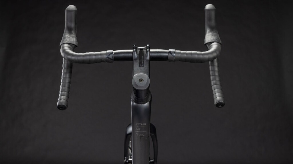 CUBE ATTAIN C62 RACE blackline 2026 (6)