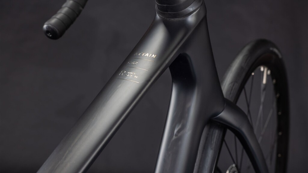 CUBE ATTAIN C62 RACE blackline 2026 (7)