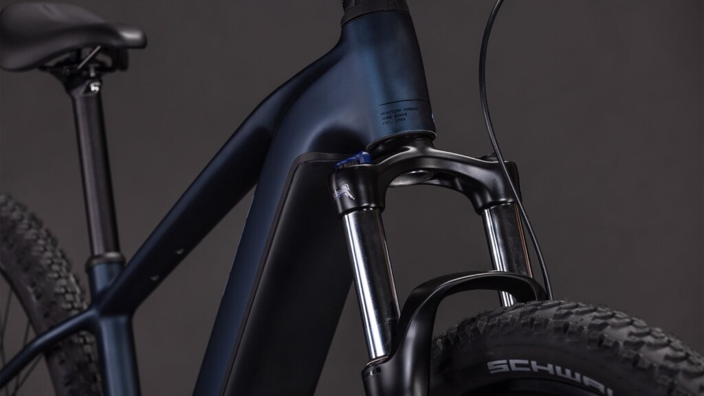 REACTION HYBRID PERFORMANCE 600wh indigoblue´n´reflex (2)